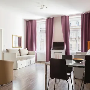 Hotel Royal Court Legerova, Praag