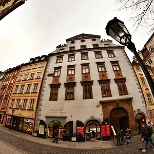 Hostal Homer - Old Town Square